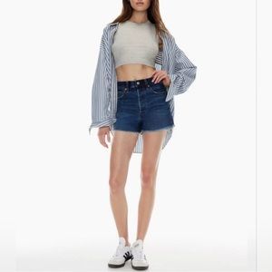 Levi’s Ribcage Super High Rise Raw Hem Dark Blue Jean Shorts Size 29 NWT